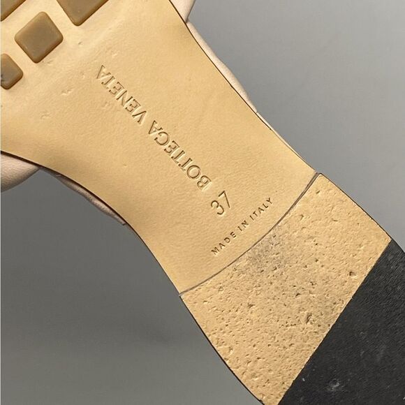 Bottega Veneta Padded Leather Flat Sandals size 37 - Picture 11 of 11